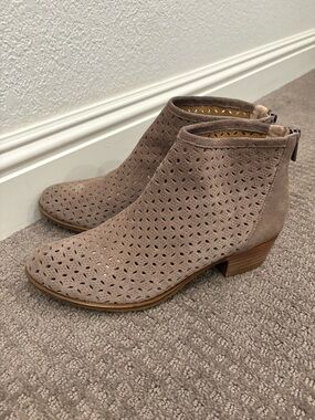 Lucky Brand perforated suede booties in beige size 7